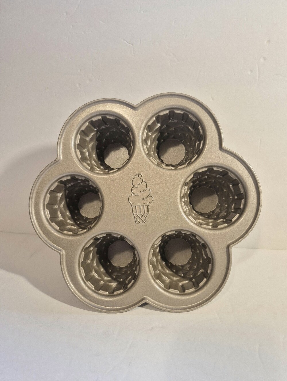 Nordic Ware Ice Cream Gold Tone  Bundt Pan Six Forms